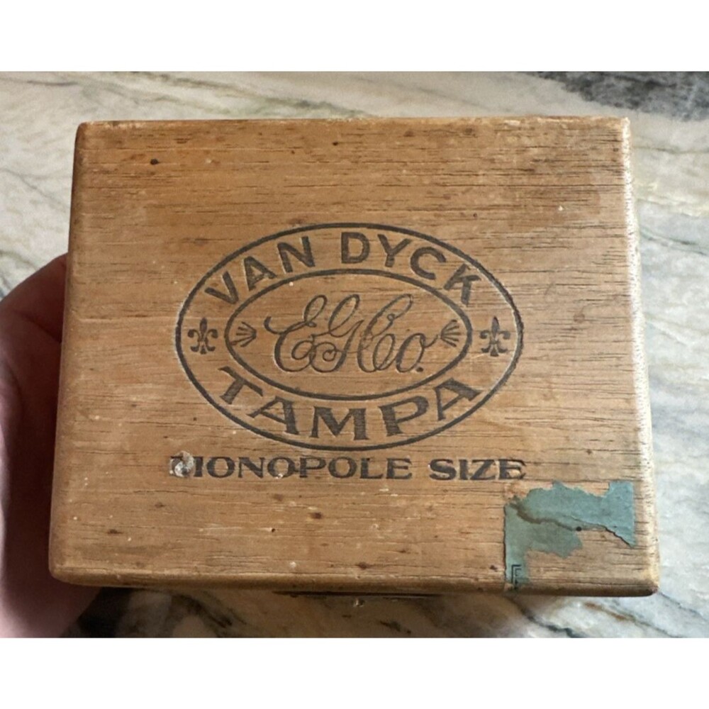 Vintage cigar box Van Dyck Tampa 4.5 x 5.5 Monopole Size Factory No 3 box only
